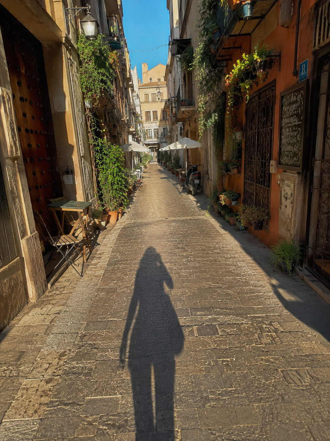 A quiet street in Valencia
